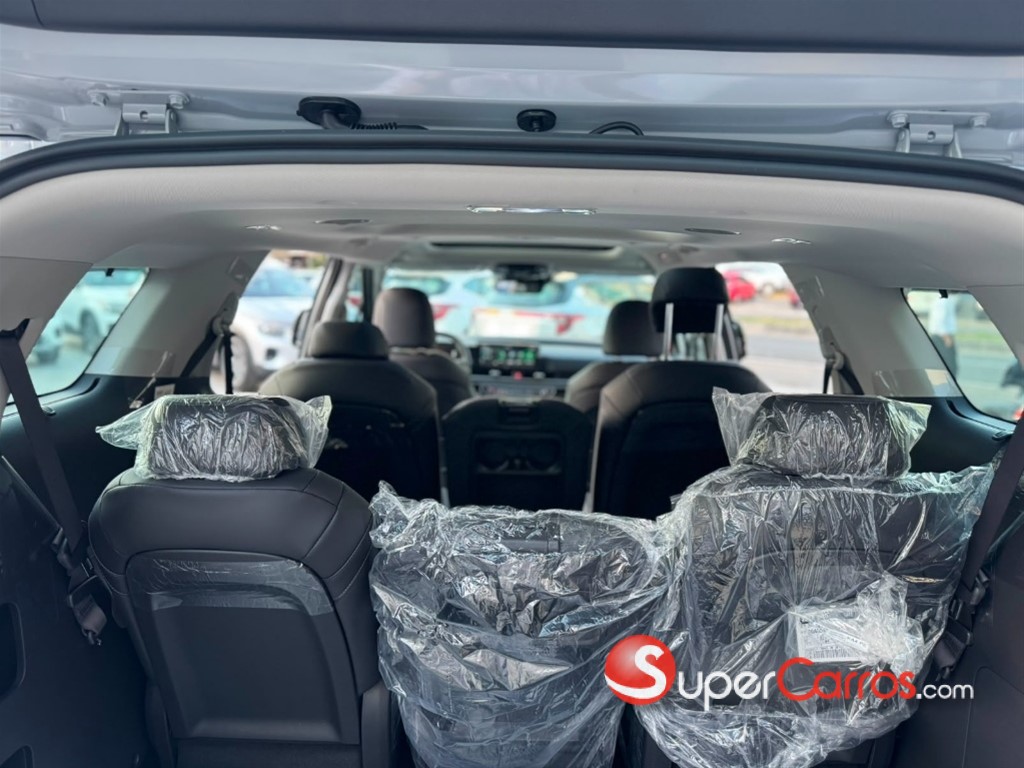 2027 Kia Carnival — foto 7 / 11
