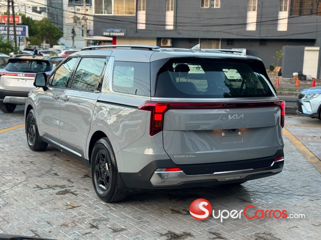 2027 Kia Carnival — foto 9 / 11