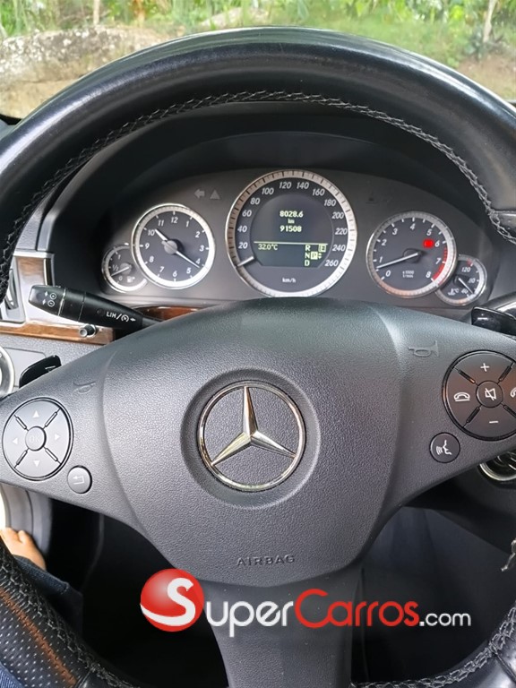 2011 Mercedes-Benz Clase E 300 — foto 8 / 10