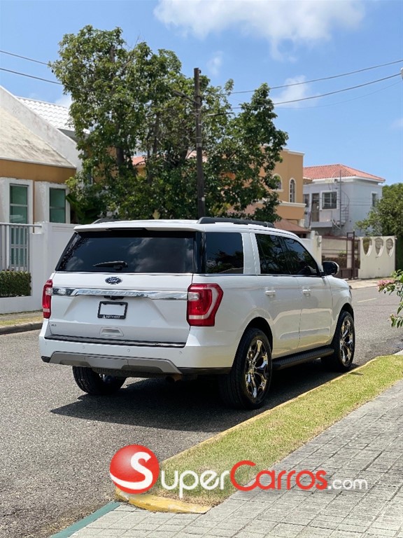 2020 Ford Expedition XLT — foto 6 / 12