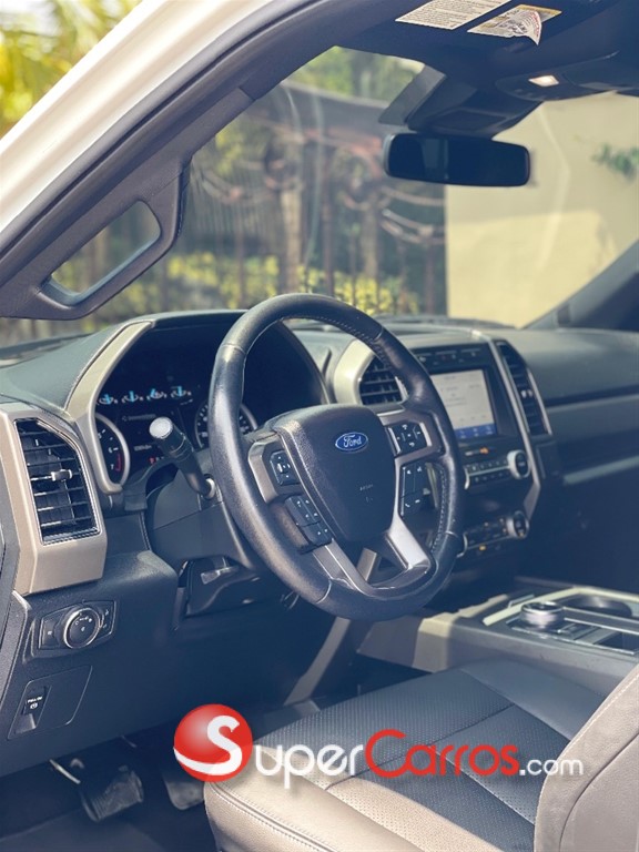 2020 Ford Expedition XLT — foto 8 / 12