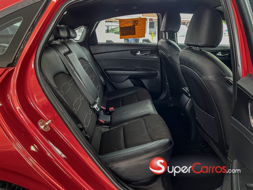 2021 Kia Forte GT Line — foto 7 / 11