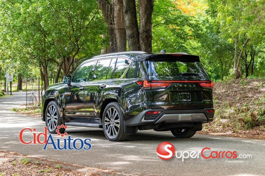 2027 Lexus LX 700 H Urban — foto 4 / 12