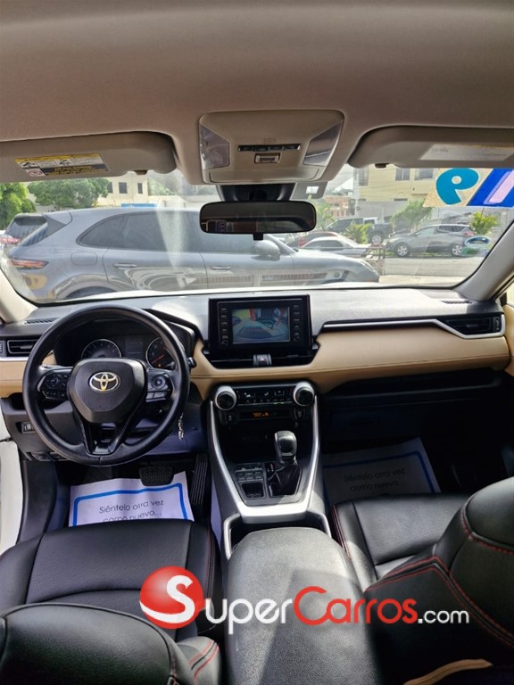 2019 Toyota RAV4 LE — foto 2 / 10