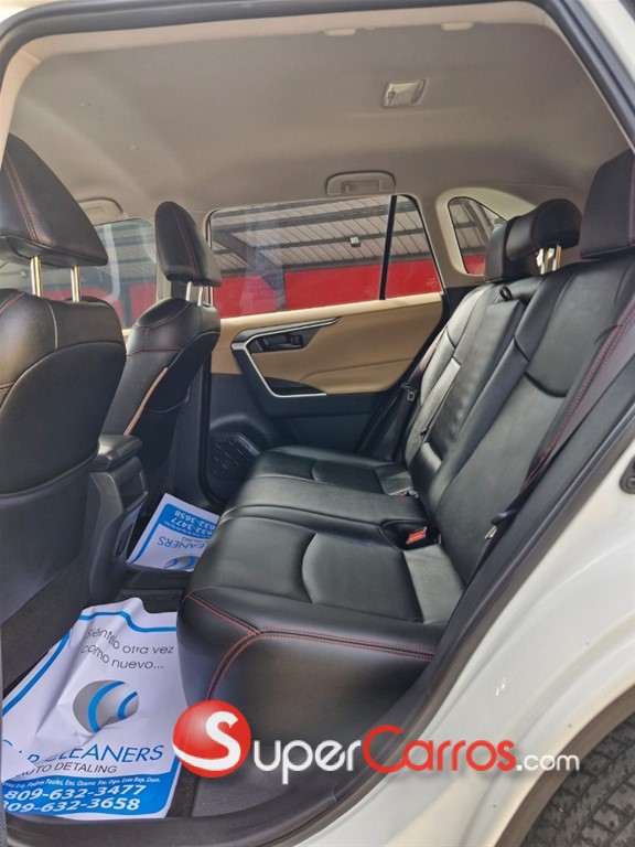 2019 Toyota RAV4 LE — foto 5 / 10