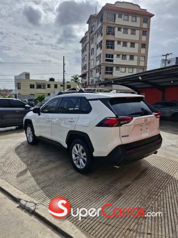 2019 Toyota RAV4 LE — foto 10 / 10