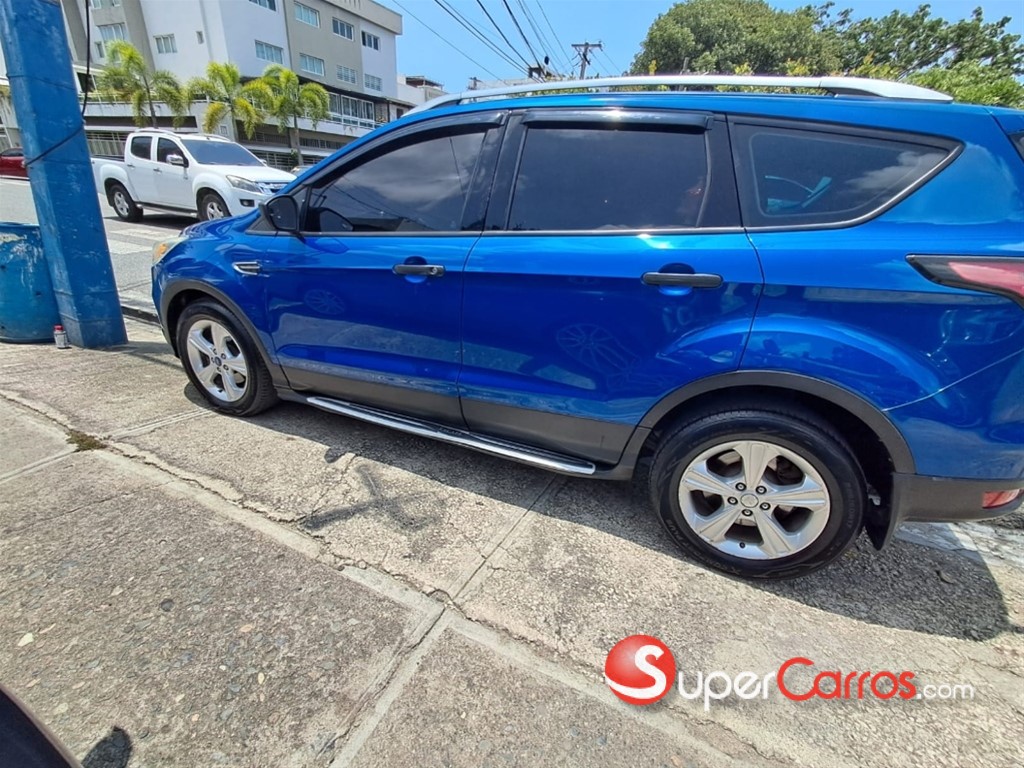 2017 Ford Escape S — foto 2 / 8
