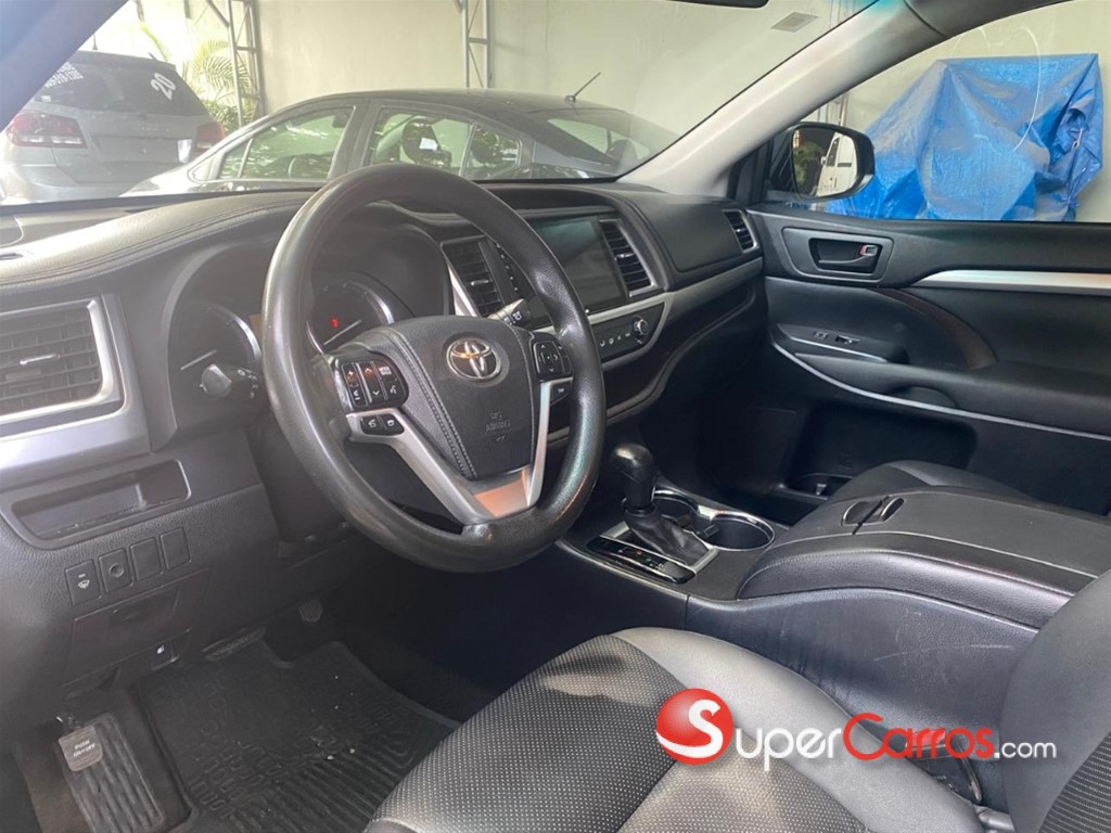 2015 Toyota Highlander LE — foto 5 / 12