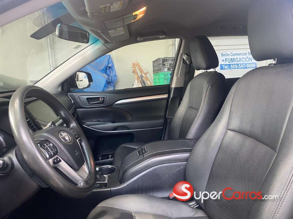 2015 Toyota Highlander LE — foto 6 / 12