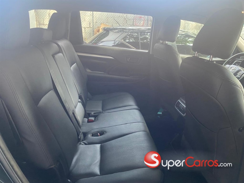 2015 Toyota Highlander LE — foto 7 / 12