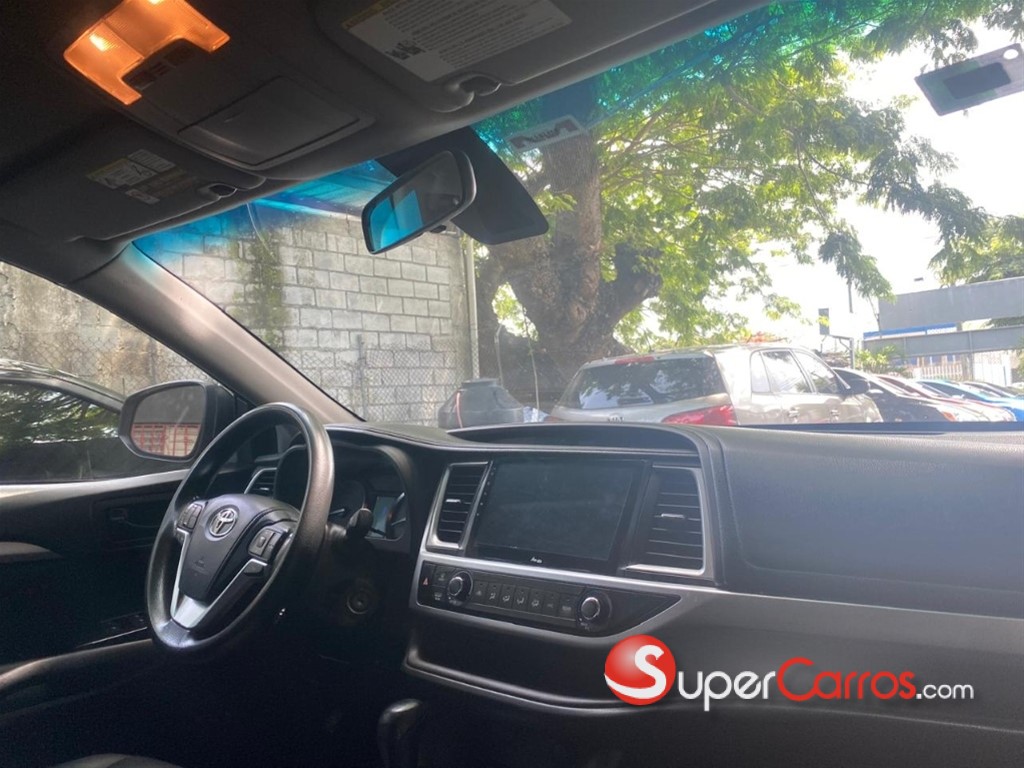 2015 Toyota Highlander LE — foto 10 / 12