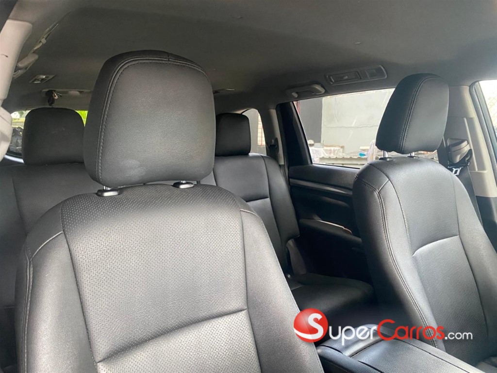 2015 Toyota Highlander LE — foto 11 / 12