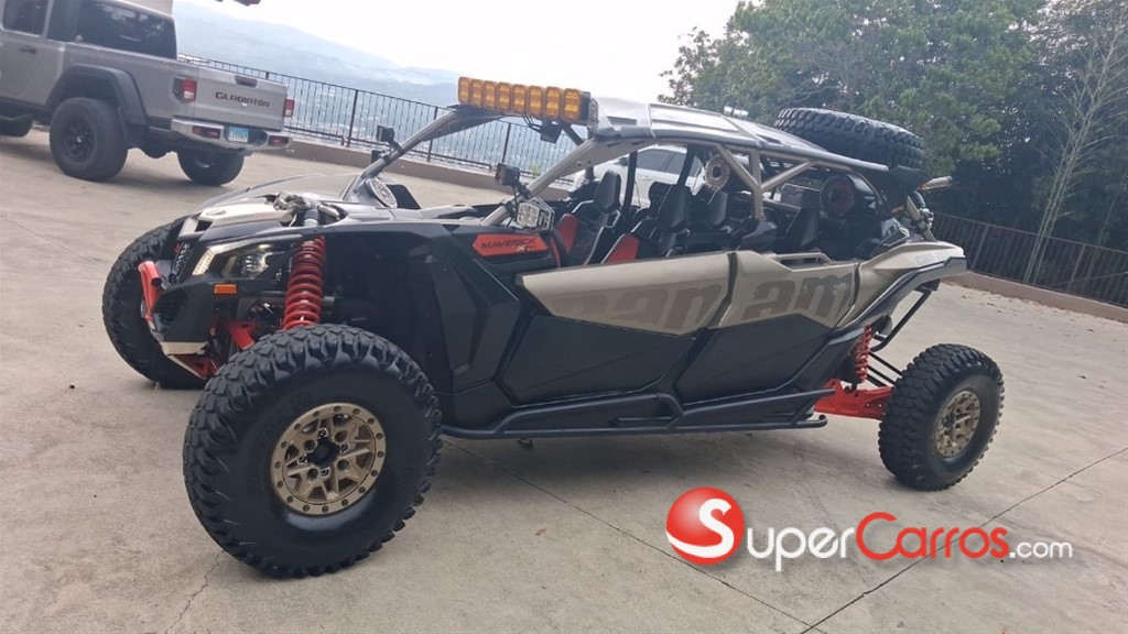 2023 Can Am 1000R — foto 2 / 7