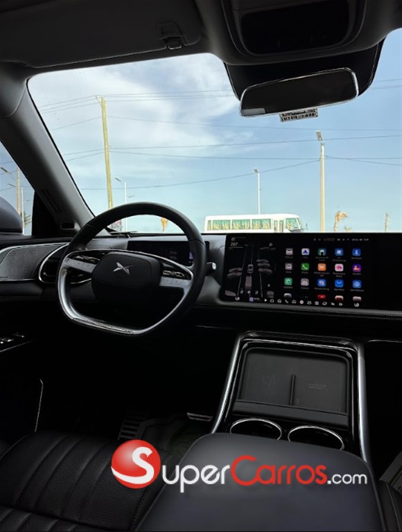 2024 Xpeng G9 AWD Performance — foto 8 / 12