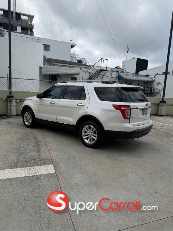 2012 Ford Explorer XLT — foto 5 / 10