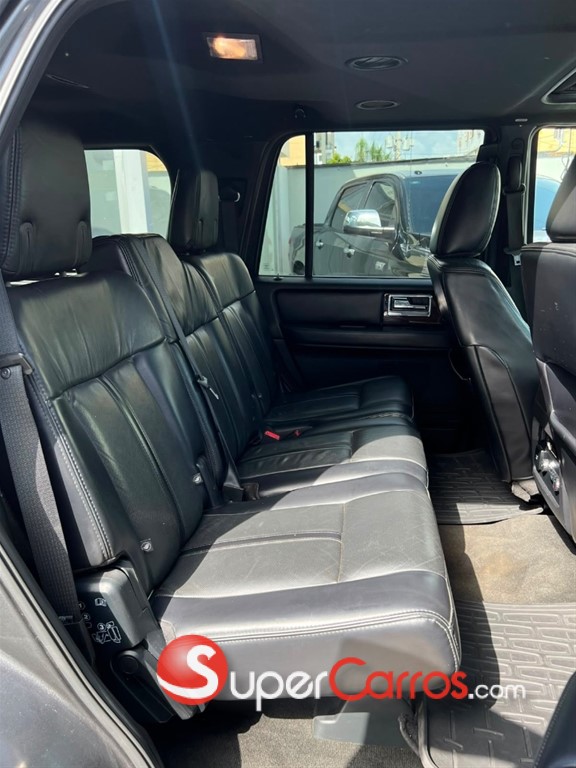 2017 Lincoln Navigator — foto 10 / 12