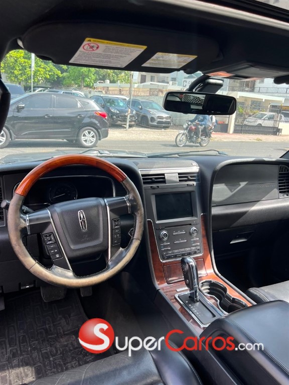 2017 Lincoln Navigator — foto 12 / 12