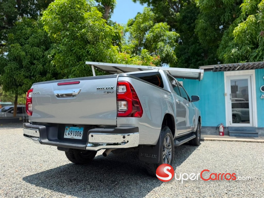 2023 Toyota Hilux Limited — foto 3 / 12