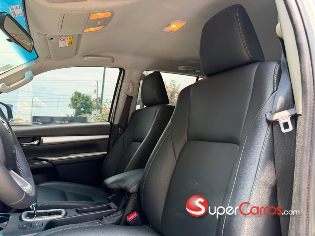 2023 Toyota Hilux Limited — foto 7 / 12