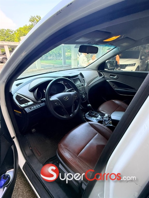 2018 Hyundai Santa Fe — foto 9 / 12