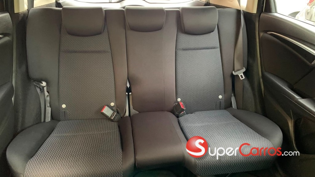 2020 Toyota Yaris — foto 8 / 12