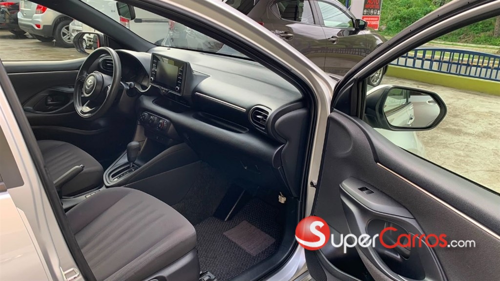 2020 Toyota Yaris — foto 9 / 12