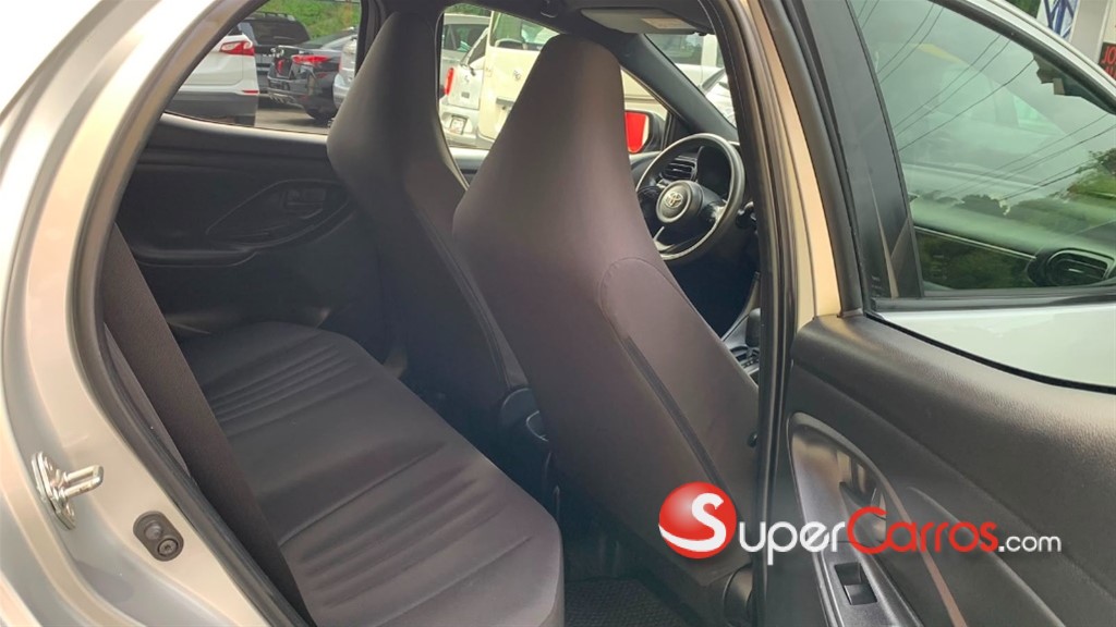 2020 Toyota Yaris — foto 10 / 12
