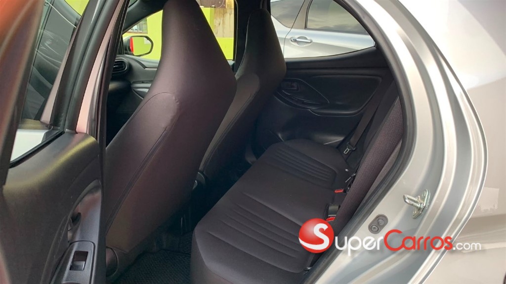 2020 Toyota Yaris — foto 11 / 12