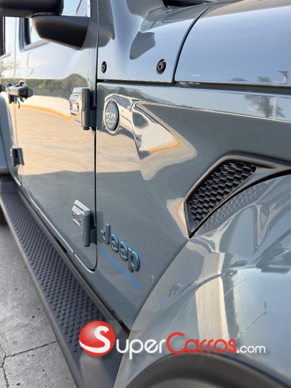 2025 Jeep Wrangler Sahara 4xe — foto 4 / 12
