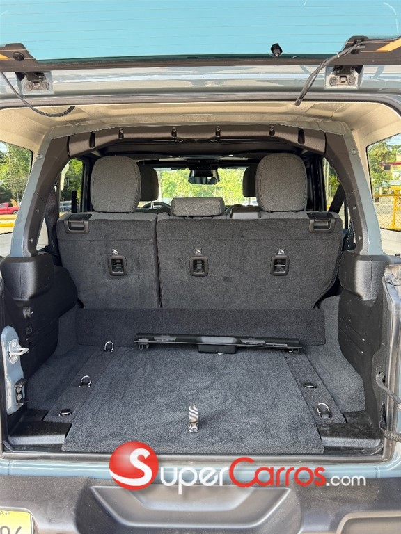 2025 Jeep Wrangler Sahara 4xe — foto 5 / 12