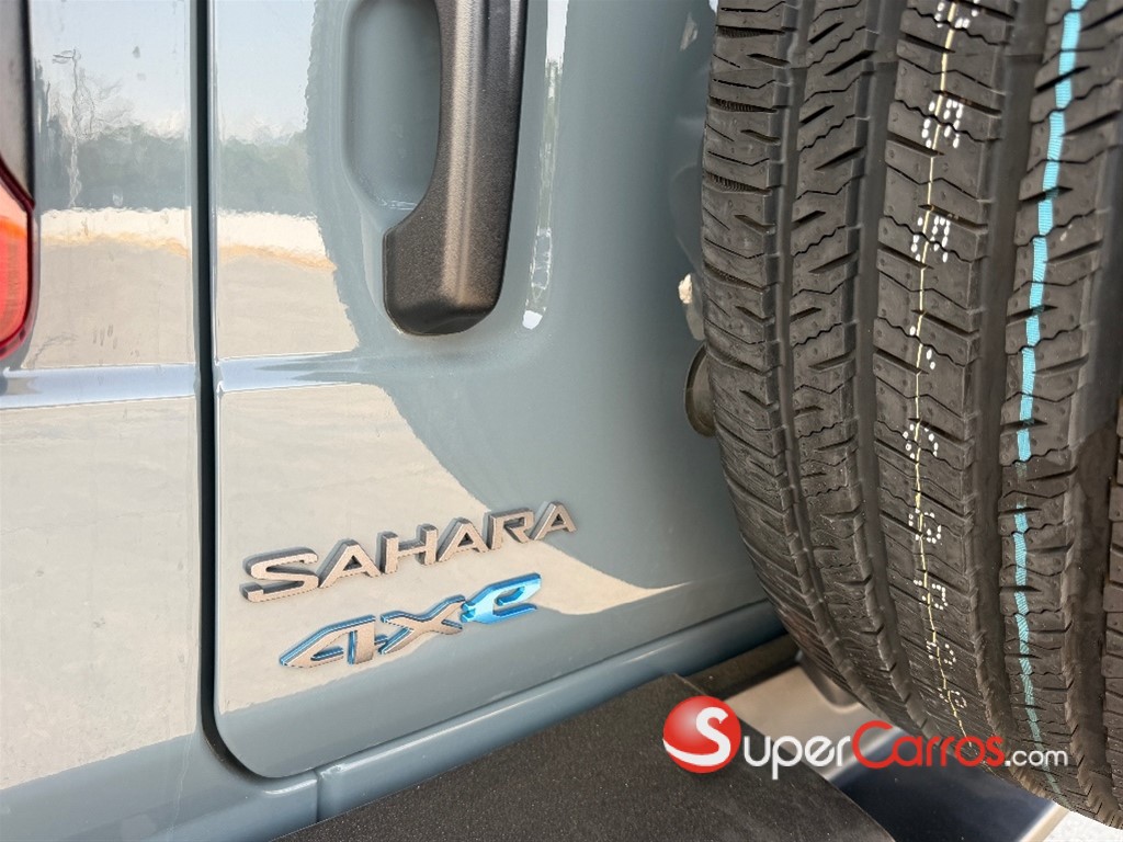 2025 Jeep Wrangler Sahara 4xe — foto 10 / 12