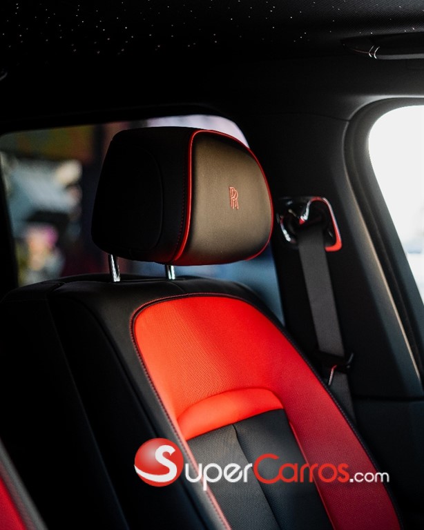 2027 Rolls Royce Cullinan — foto 6 / 11