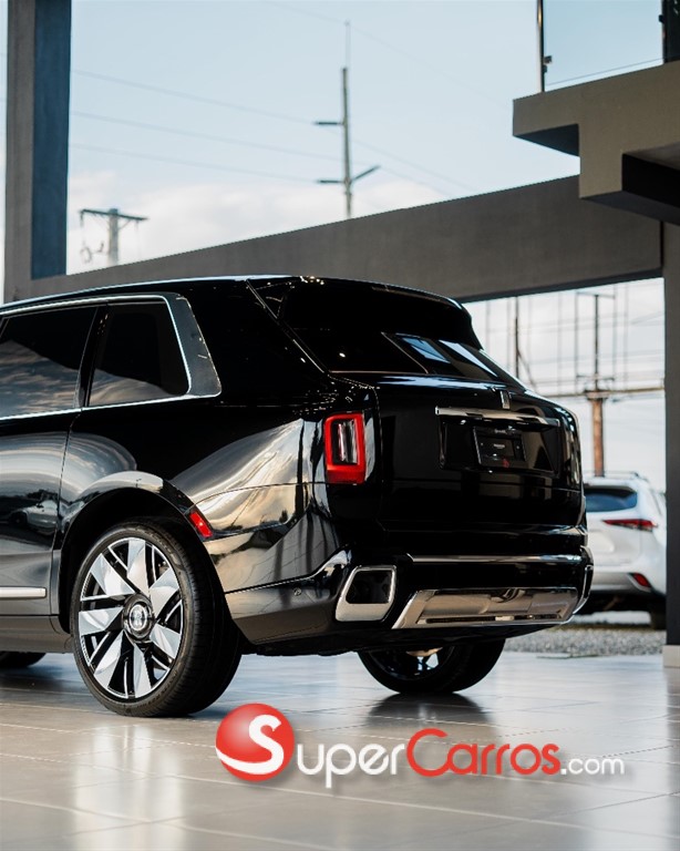 2027 Rolls Royce Cullinan — foto 10 / 11
