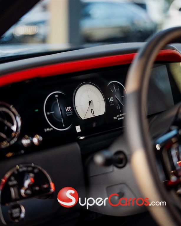 2027 Rolls Royce Cullinan — foto 11 / 11