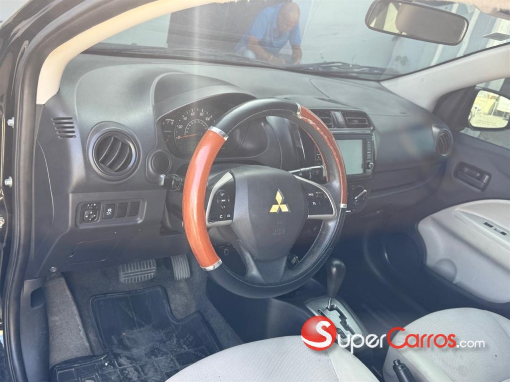 2019 Mitsubishi Motors Mirage ES — foto 6 / 8