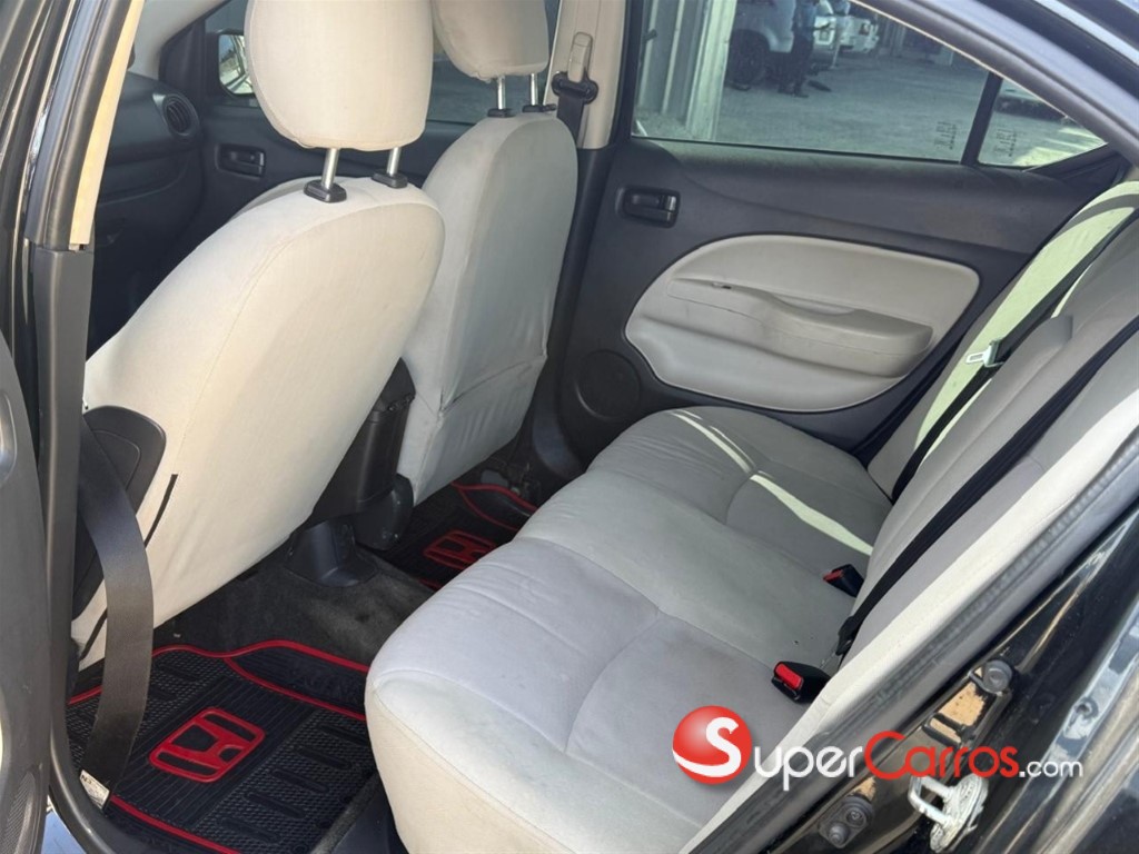 2019 Mitsubishi Motors Mirage ES — foto 7 / 8