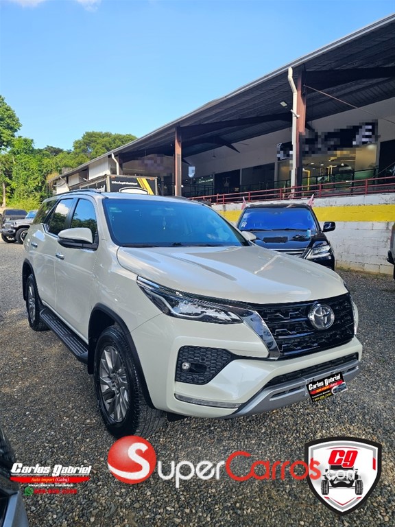2023 Toyota Fortuner SRV — foto 2 / 10