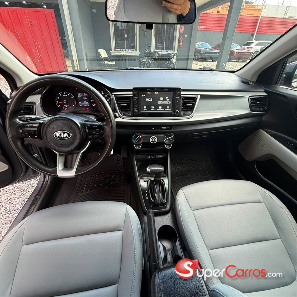 2020 Kia Rio S — foto 8 / 12