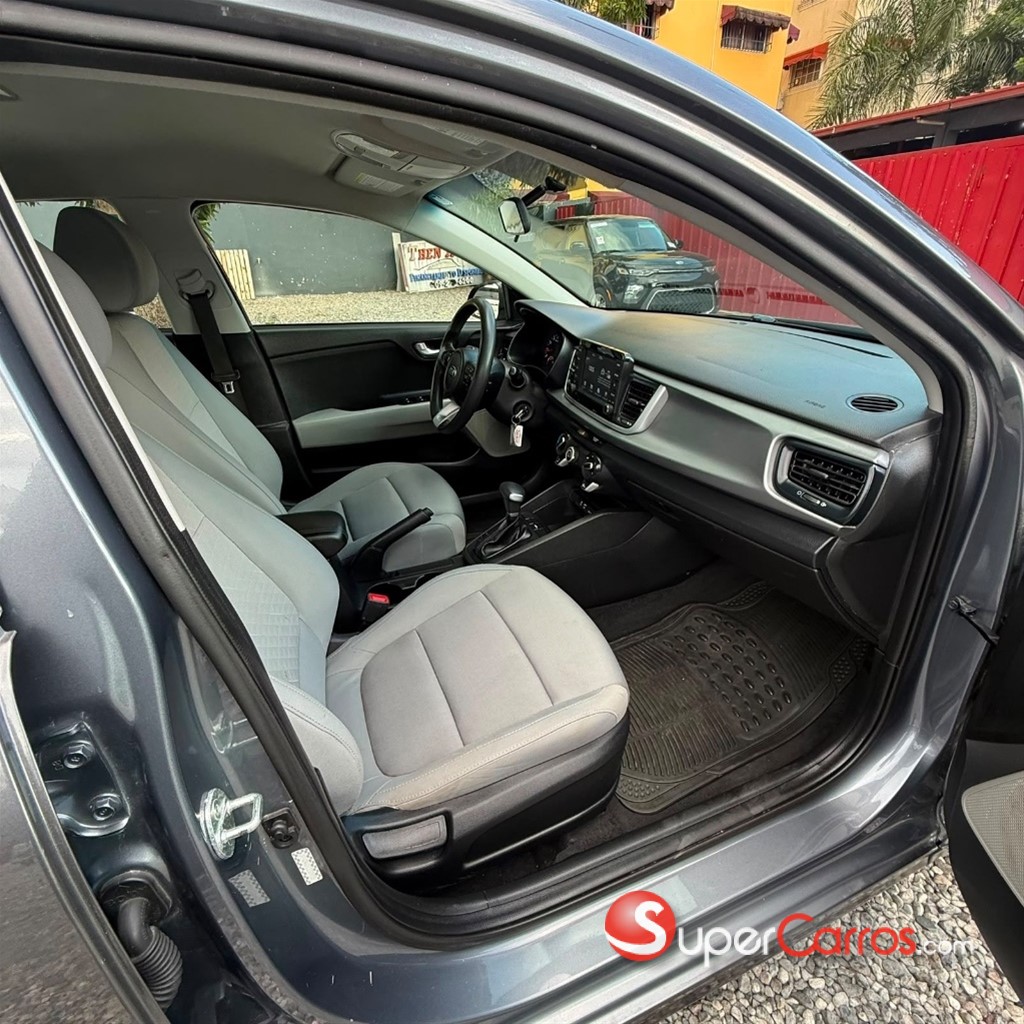 2020 Kia Rio S — foto 9 / 12
