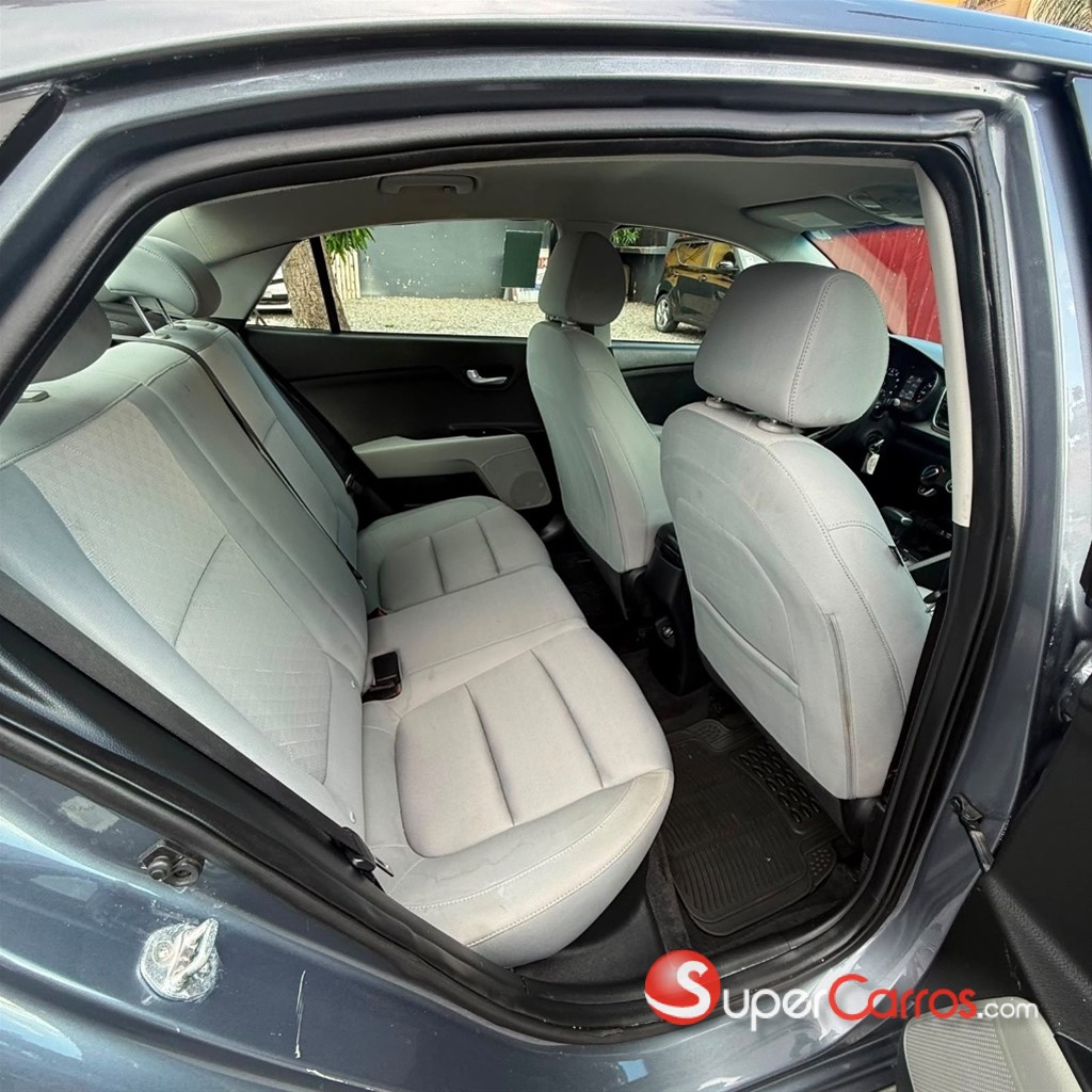 2020 Kia Rio S — foto 10 / 12