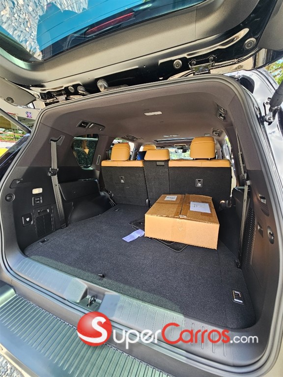 2023 Lexus LX 600 URBAN — foto 8 / 10
