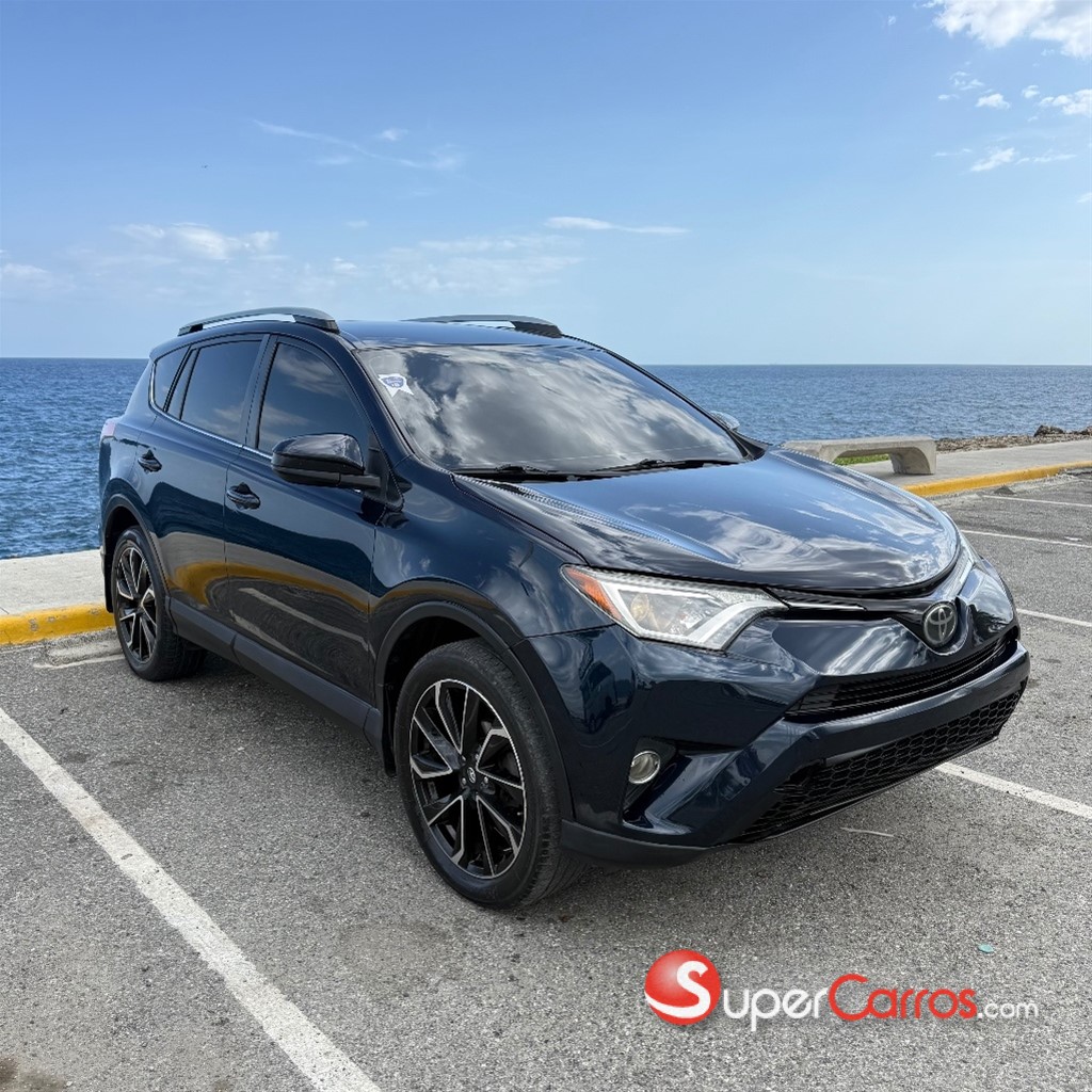 2018 Toyota RAV4 LE — foto 2 / 12