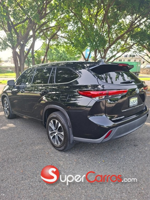 2020 Toyota Highlander XLE — foto 2 / 8