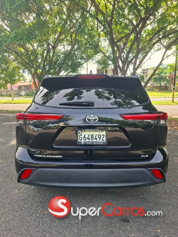 2020 Toyota Highlander XLE — foto 3 / 8