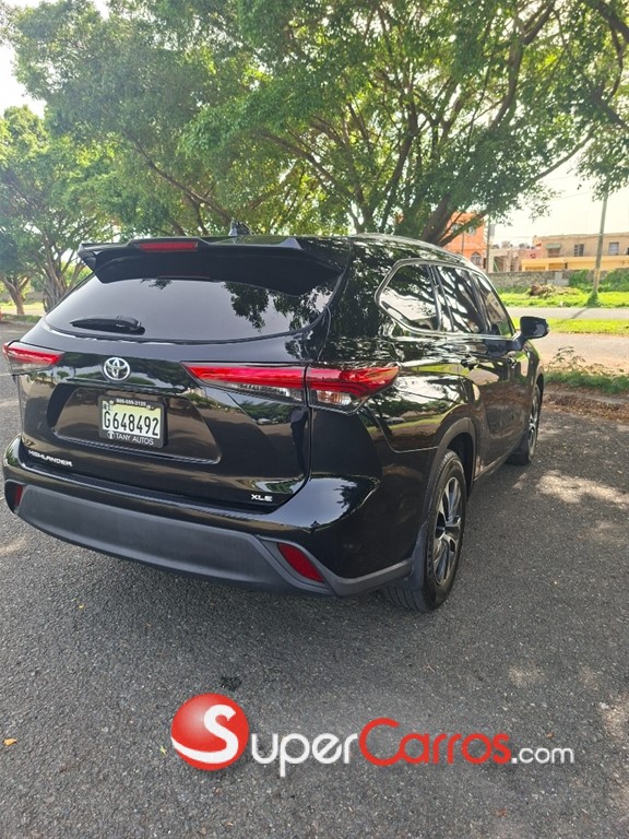 2020 Toyota Highlander XLE — foto 4 / 8
