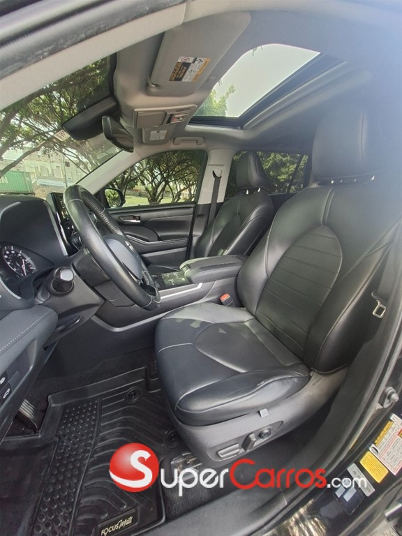 2020 Toyota Highlander XLE — foto 6 / 8