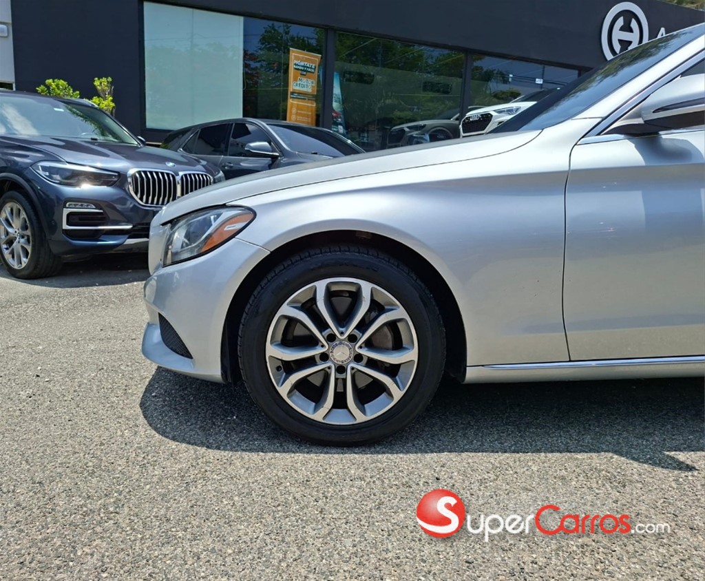 2017 Mercedes-Benz Clase C 250 — foto 2 / 9