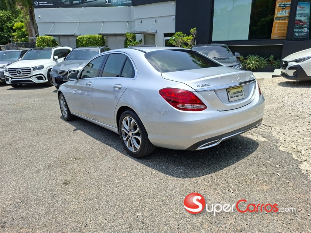 2017 Mercedes-Benz Clase C 250 — foto 4 / 9