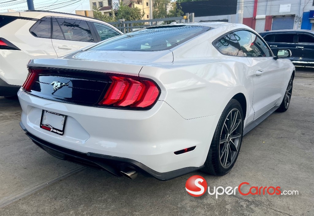 2019 Ford Mustang Ecoboost — foto 6 / 11