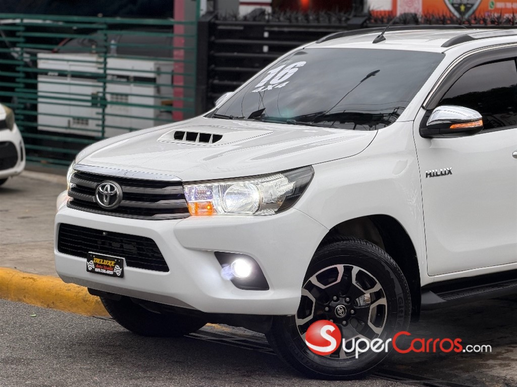2016 Toyota Hilux Limited — foto 4 / 12